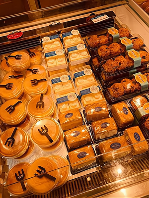 OS妈妈烘焙坊蛋糕店:用产品和服务打动餐饮美食消费者